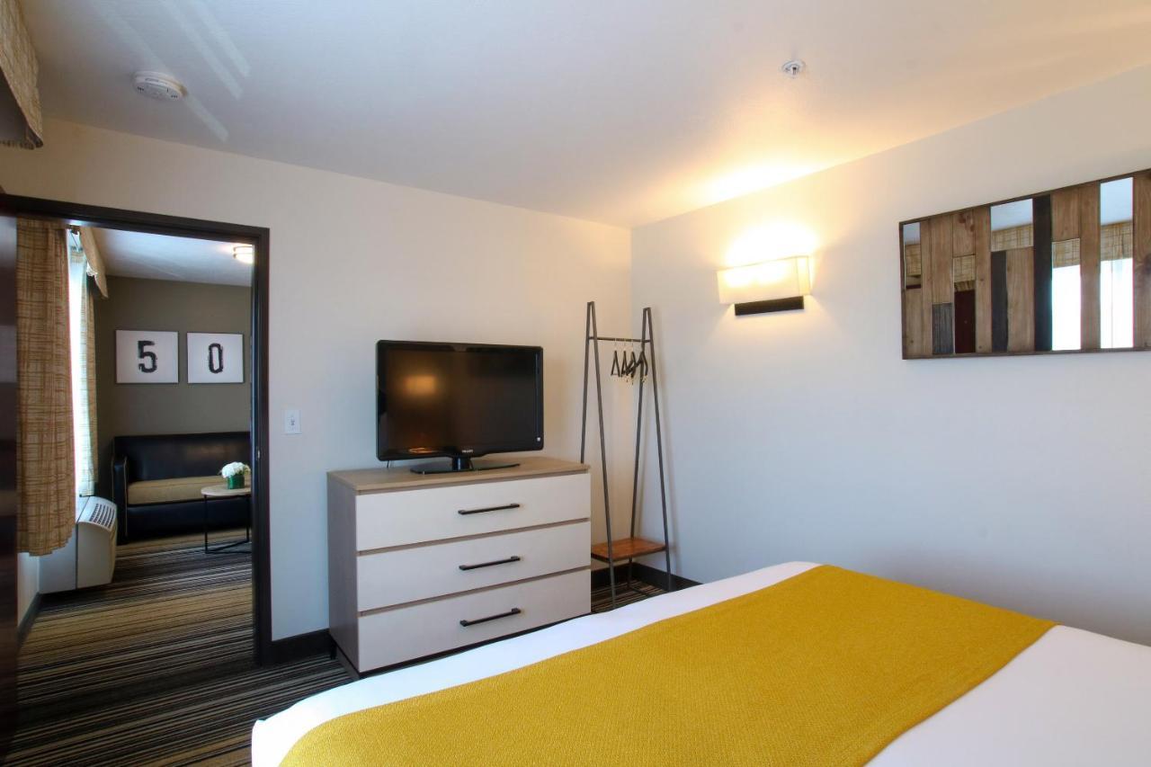 Oxford Suites Спокан-Вэлли Экстерьер фото