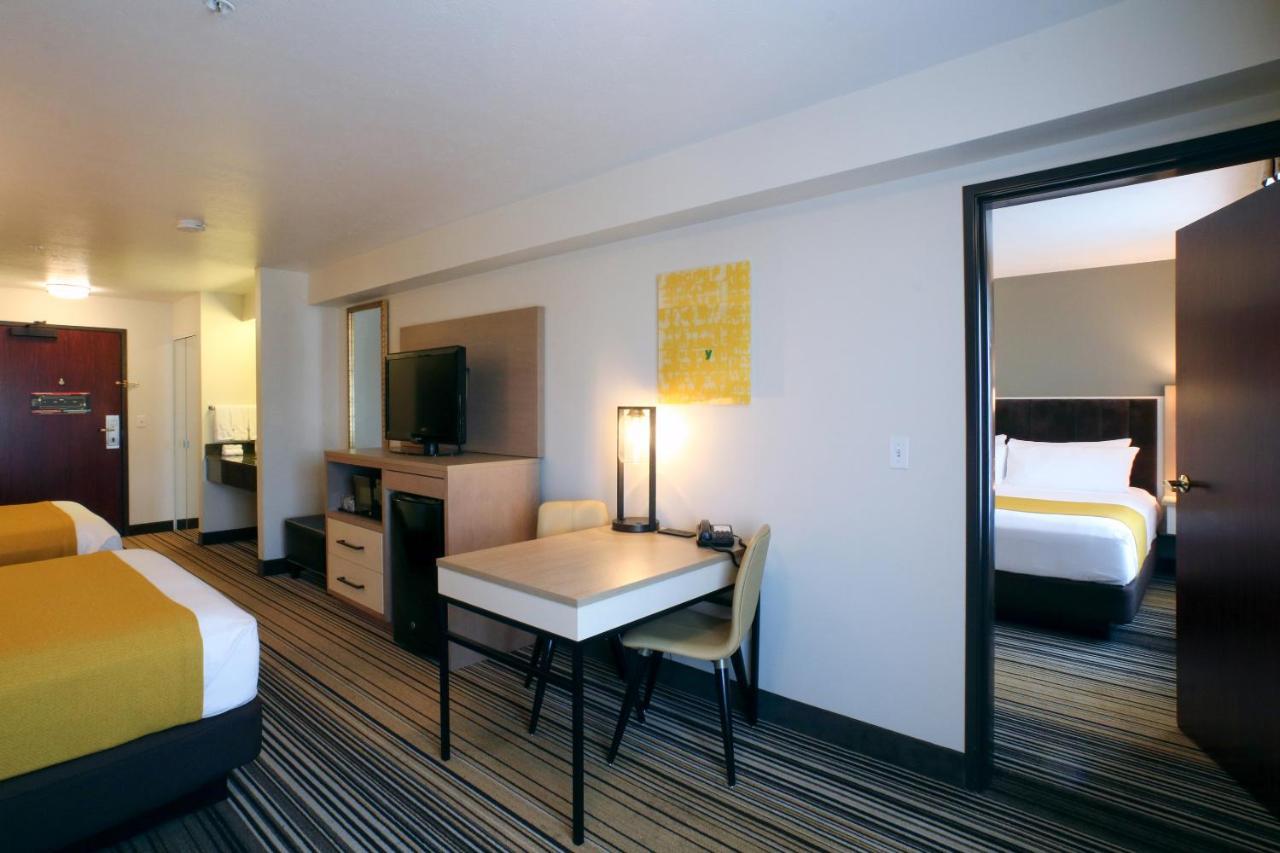 Oxford Suites Спокан-Вэлли Экстерьер фото
