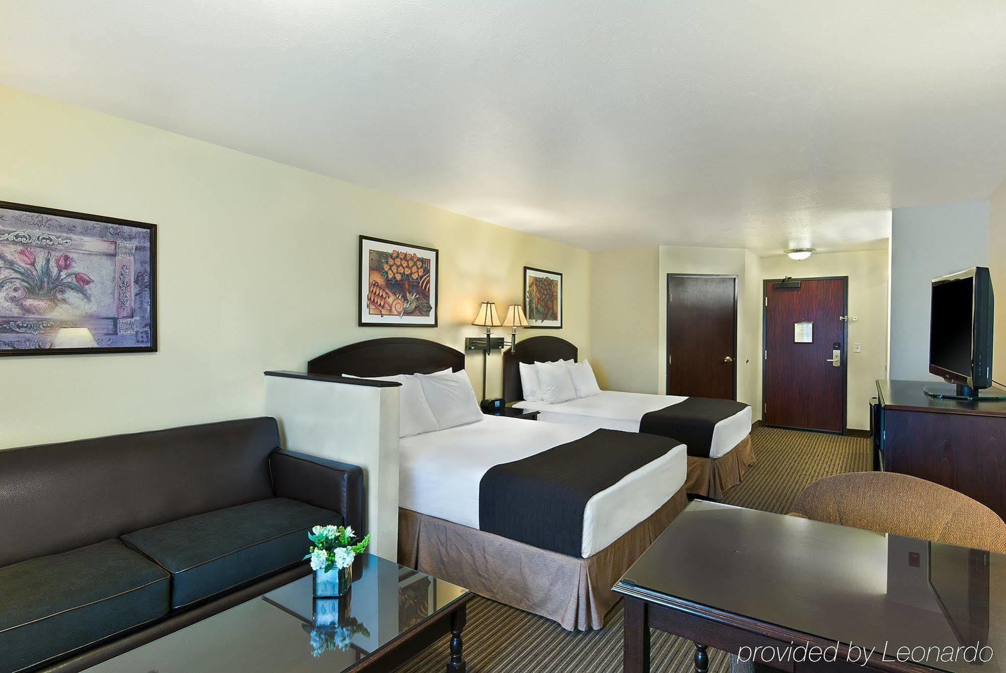 Oxford Suites Спокан-Вэлли Экстерьер фото