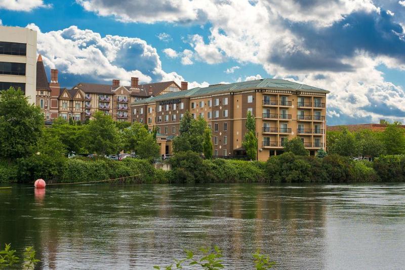 Oxford Suites Спокан-Вэлли Экстерьер фото